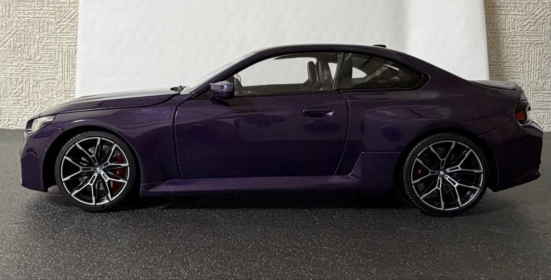 【新品同様】ミニチャンプス M2クーペG87 2023 パープル 1/18