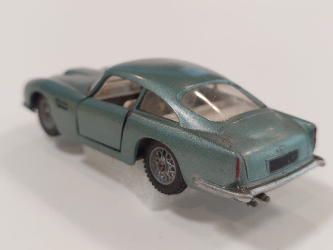 ミニカー SOLIDO 130 ASTON - MARTIN VANTAGE