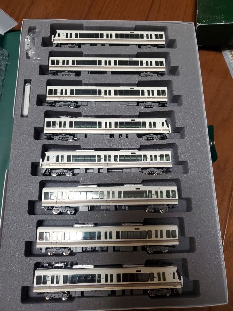 KATO 221系 大和路快速 8両編成（基本セット＋増設セット）