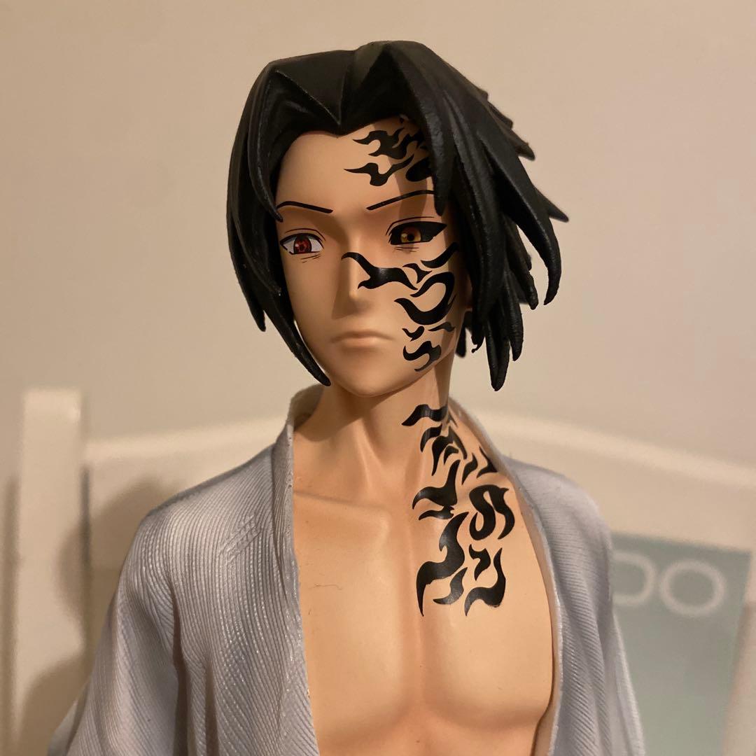 巨大フィギュア サスケ