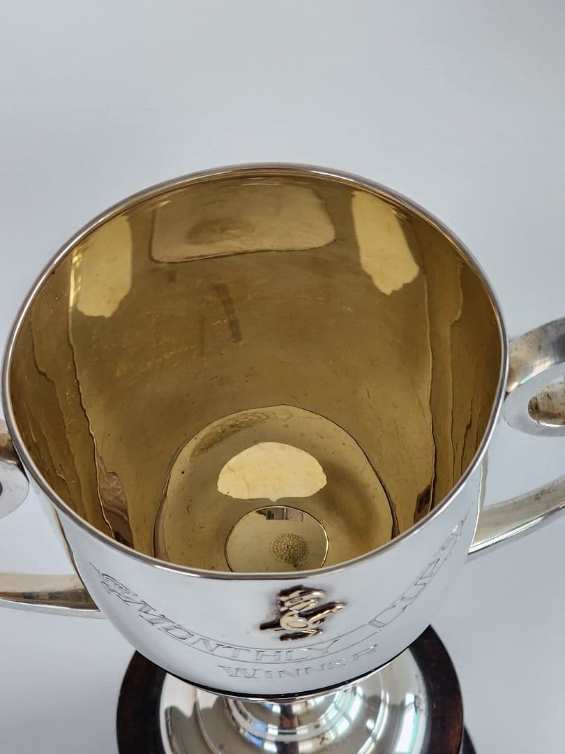 銀製 Silver MONTHLY CUP 301.31g　ゴルフ 記念カップ