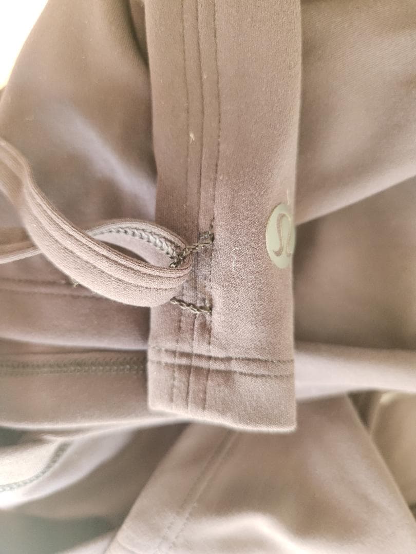 lululemon Nulu 長袖クロップラップ