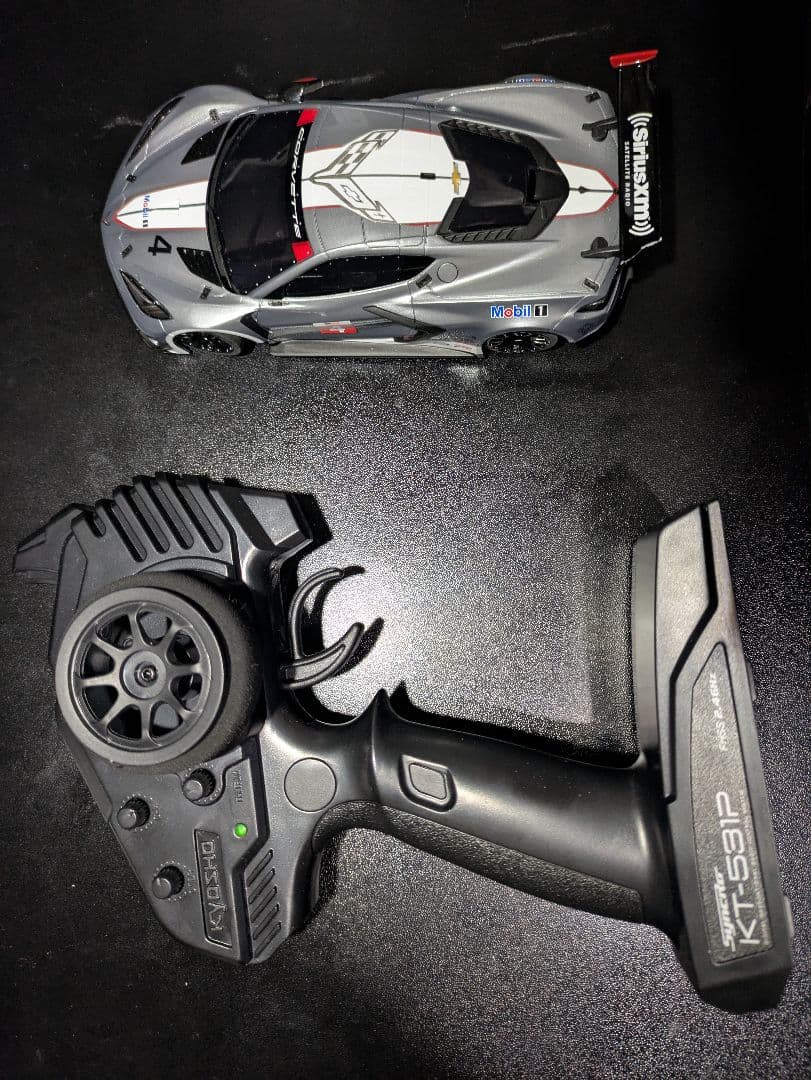 京商 MR04RWD r/s シボレーコルベット C8.R ガンメタル ホワイト