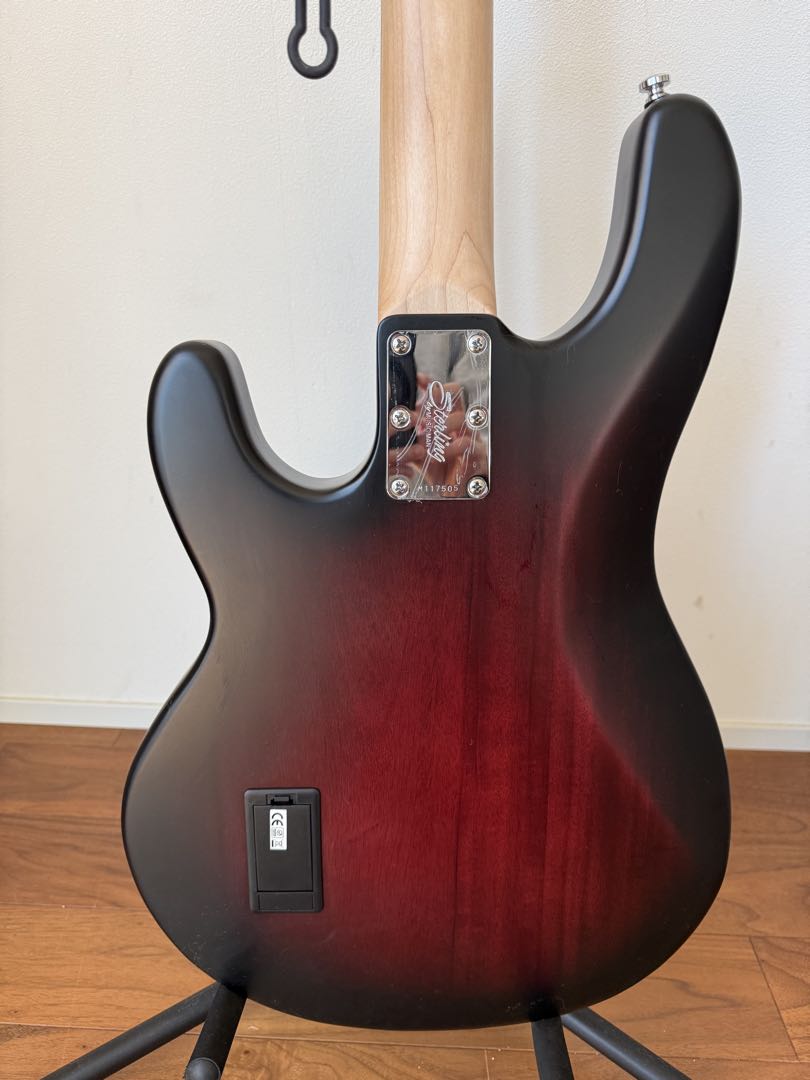 マ*シ様 【美品】Sterling by Music Man SUB Serie